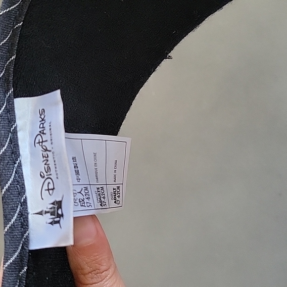 DISNEY Visor Hat - Picture 6 of 9